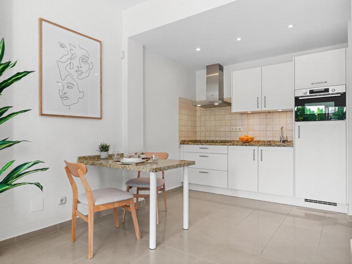 Junto Al Mar Ref 6 120 * Marbella